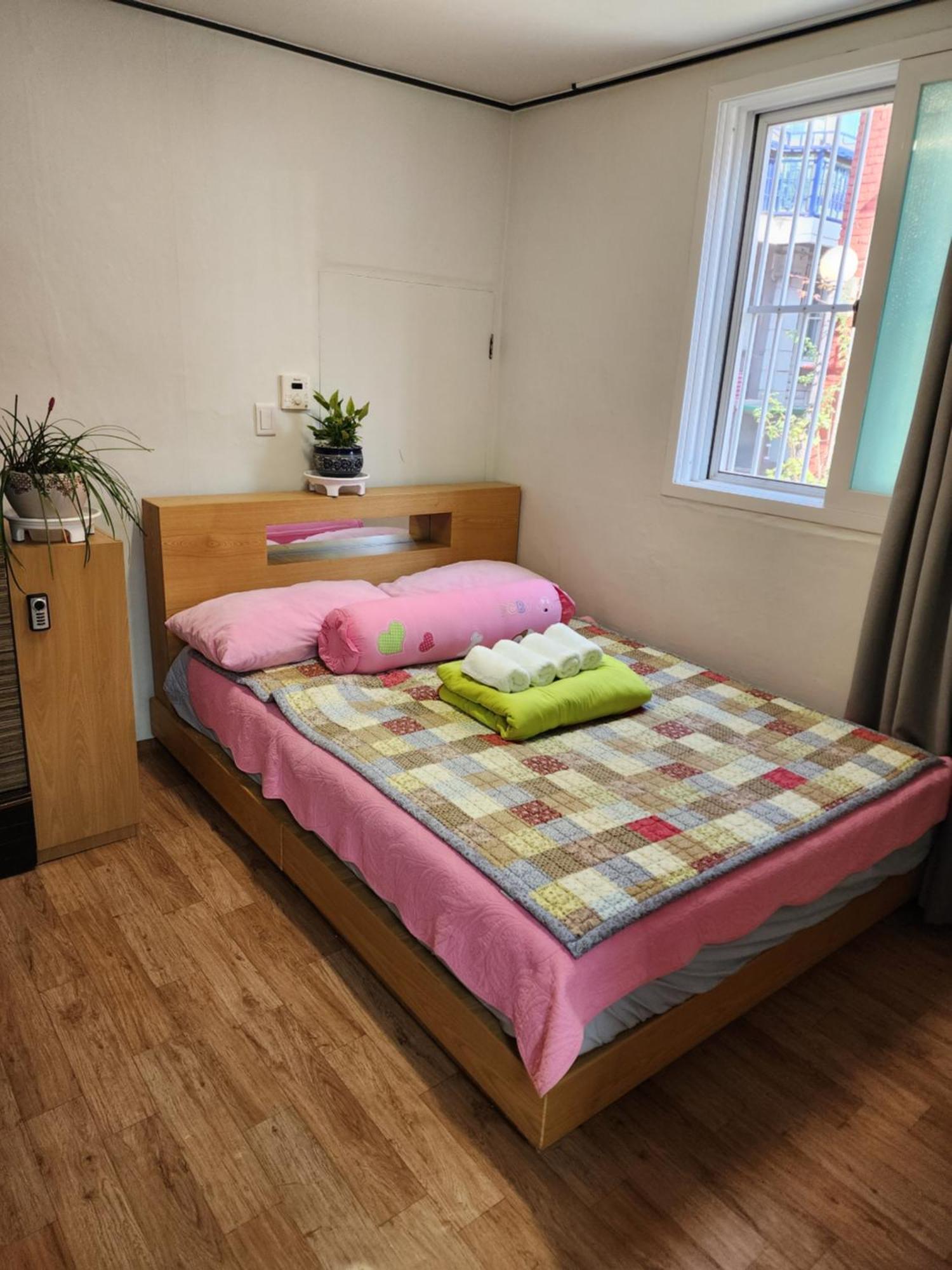 Disco Pangpang Guesthouse Incshon Szoba fotó